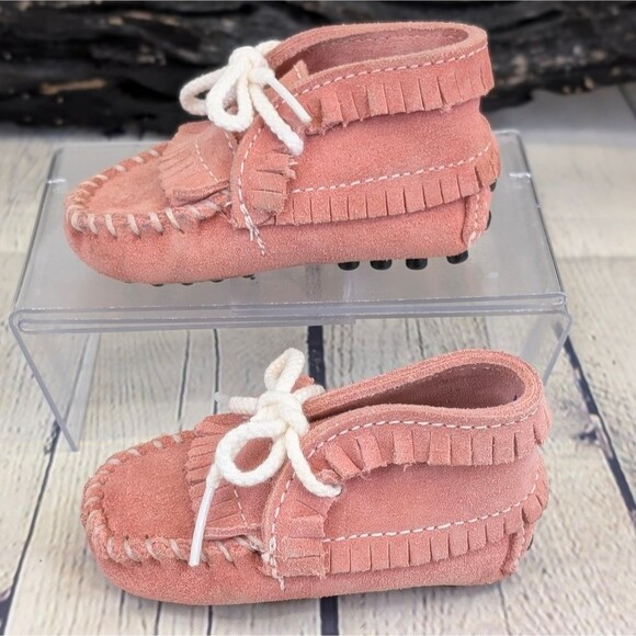 Minnetonka Infant Suede Moccasin Booties with Fringe – Soft Sole, Anti-Slip Grip - Picture 4 of 9